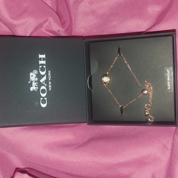 BNWT:  Coach Sliding Bracelet - Picture 4 of 10